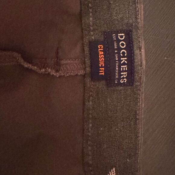 DOCKERS Khaki Classic Fit  (gray ) - Men's W44L30 - Picture 3 of 4